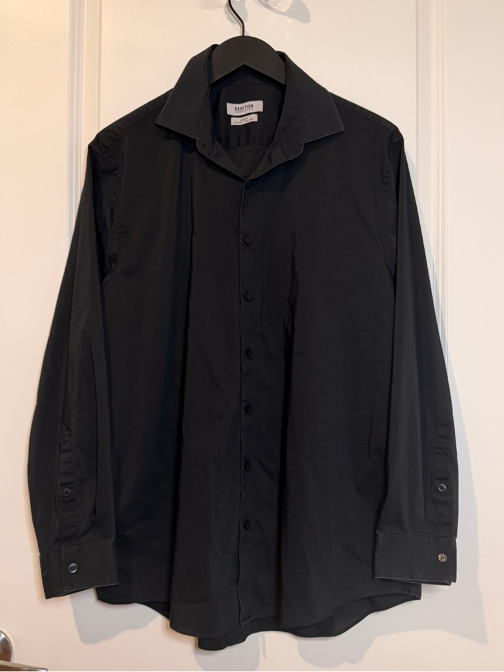 Kenneth Cole Reaction Men's Slim Fit Stretch Black Button-Up Shirt 16.5 32/33